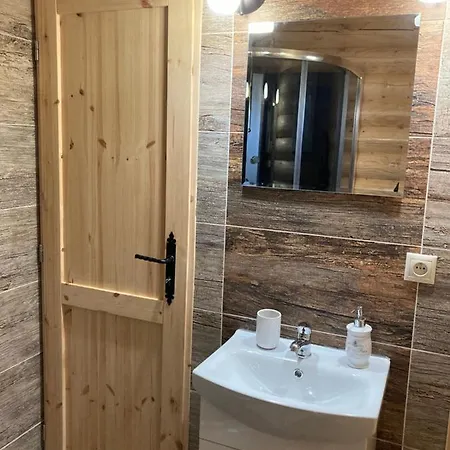 度假居 Drevenica Karolina 波布洛维克