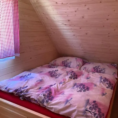Drevenica Karolína * Bobrovec